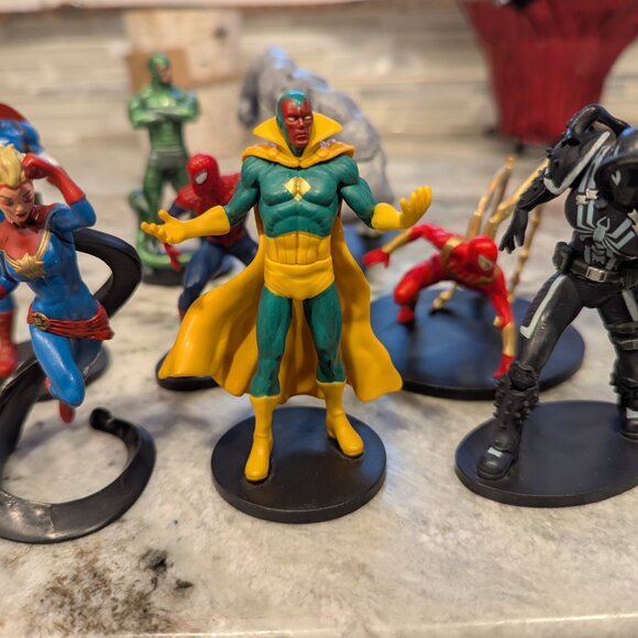 Lot of 9 Disney Store Marvel Avengers Figurines Set PVC Figures - Picture 6 of 6